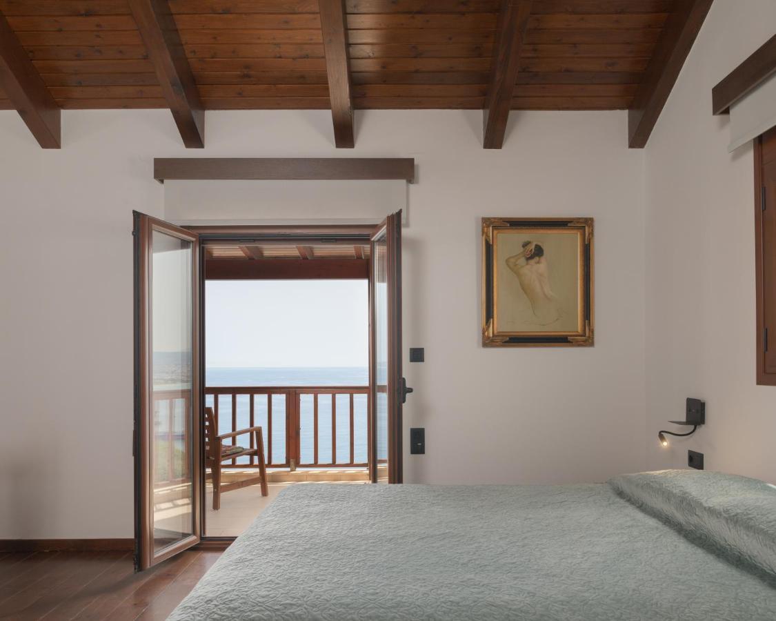 Villa Manificus Villas, Designed For Togetherness, By Thinkvilla Palaiokastro (Crete)