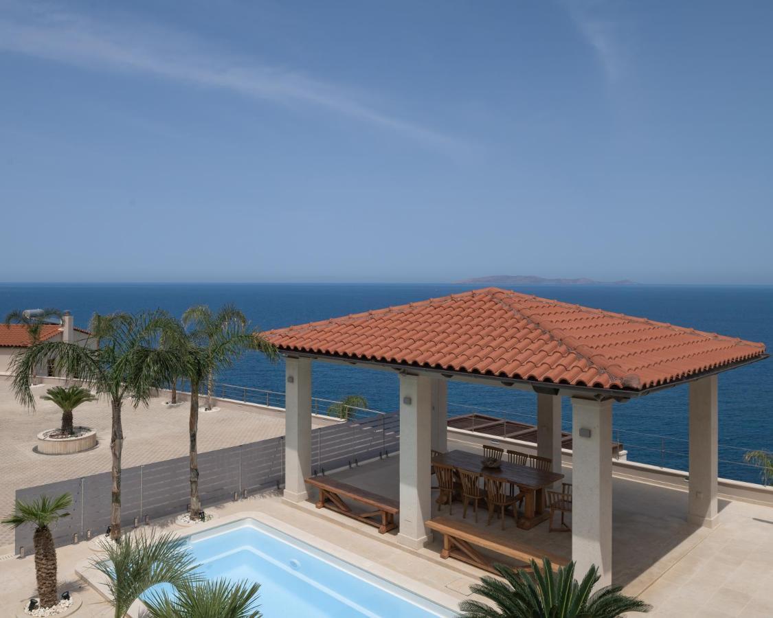 Manificus Villas, Designed For Togetherness, By Thinkvilla * Palaiokastro (Crete)